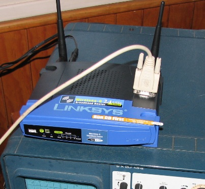 routeur lynksys WRT54GL flashe OpenWRT avec 2 ports RS232